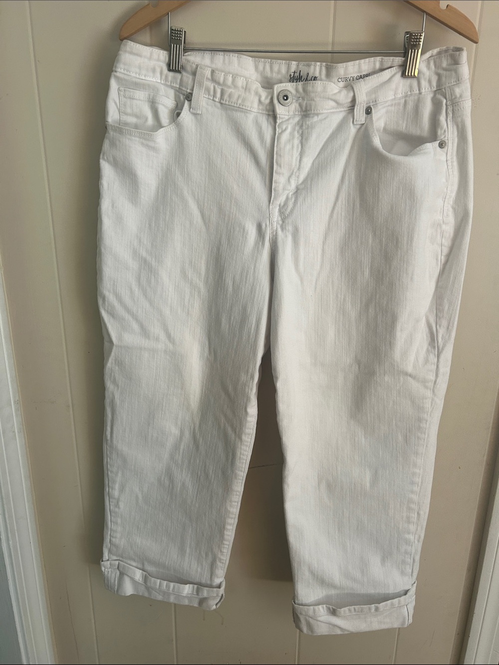 Style and Co. Curvy Capri White Jeans